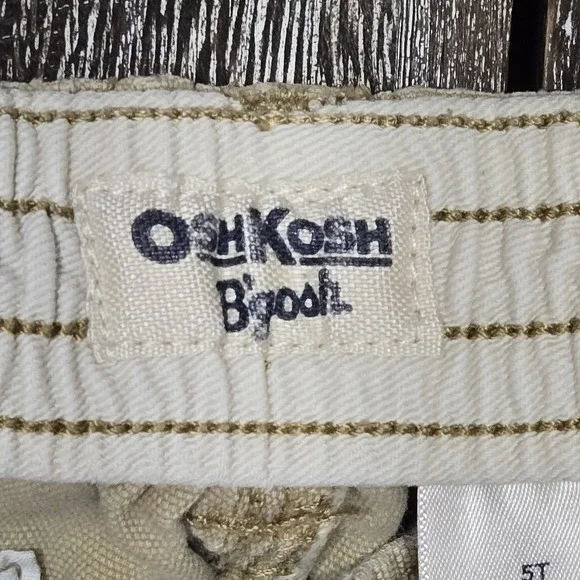 Oshkosh B'gosh Tan Cargo‎ Shorts 5T - Picture 5 of 6